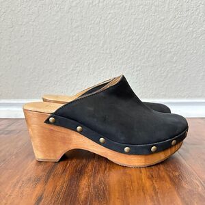 FIVE WORLDS by CORDANI Anthropologie Zorba Clogs in Black Nubuck
